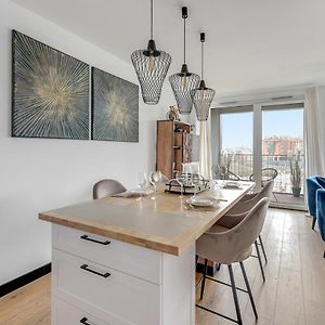 Chlebova - Riverside View Terrace, Free Parking, Gym & Kidsplay By Downtown Apartments